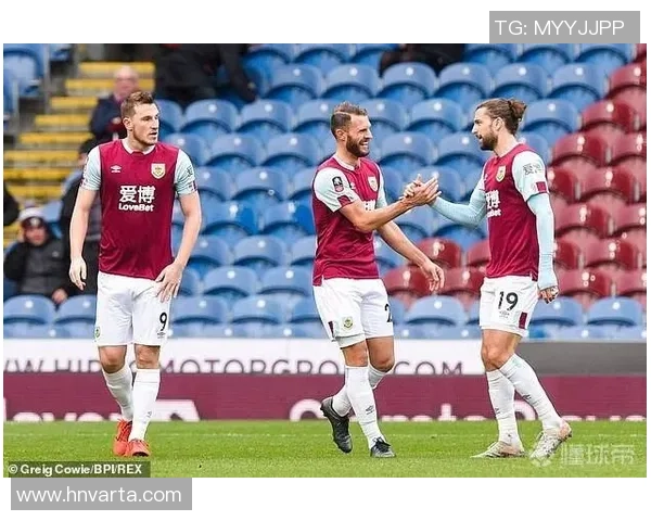 布莱顿与谢周三对决分析及比赛前瞻策略探讨 布莱顿与谢周三对决分析及比赛前瞻策略探讨