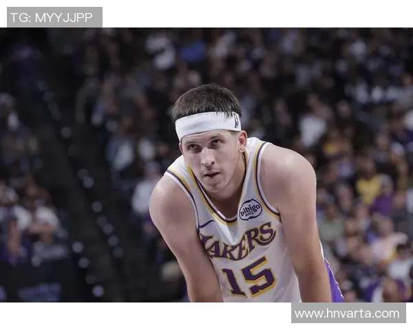 湖人遭受三大难题，里夫斯苦不堪言！雷迪克很无法，一人不配首发